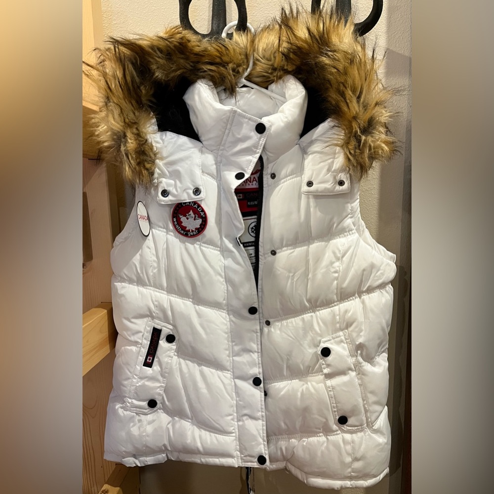 Canada Weathergear Women’s Puffer Vest